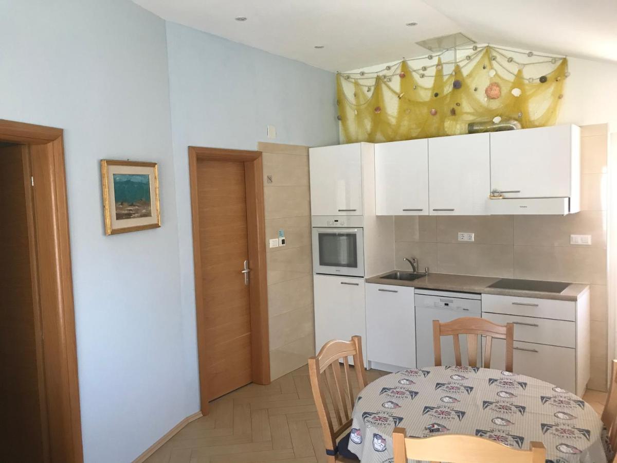 Apartment Klara Крк Экстерьер фото